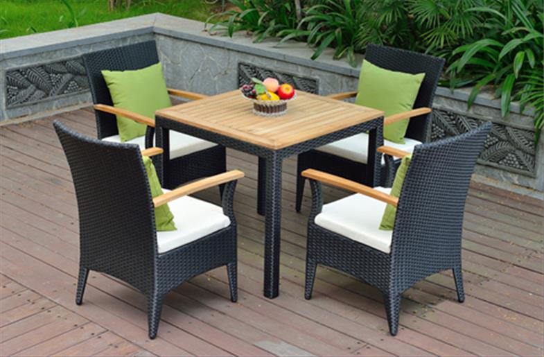 chuyên sản xuất bàn ghế nhựa giả mây